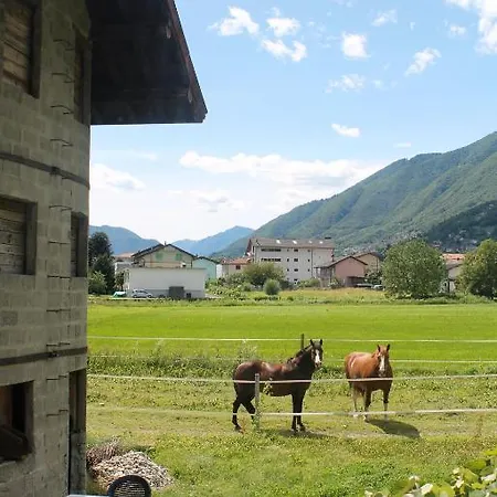 Casa Rosmarino Сasa de vacaciones Gordola