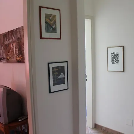 Casa Rosmarino Сasa de vacaciones Gordola
